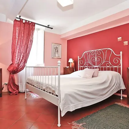 Nina Apartment